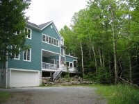 View of the front of the Hummingbird retreat